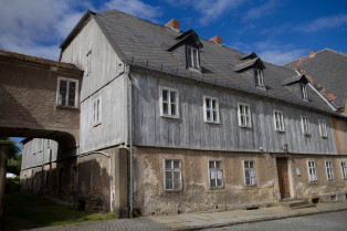 Schwesternhaus mit Übergnag zur Apotheke