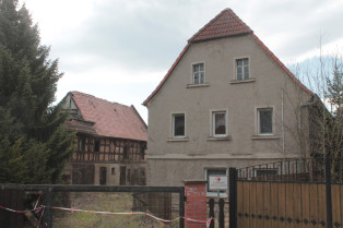 Scheune und Wohnhaus