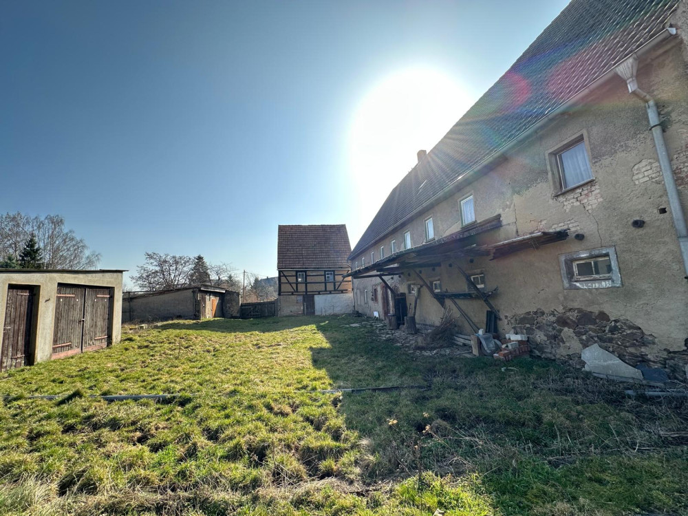 gesamter Hof mit allen Gebäuden