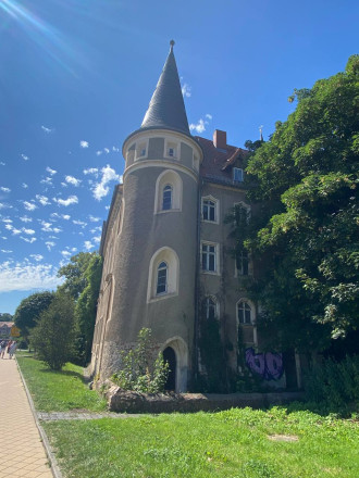 Freimaurerloge, Seitenansicht