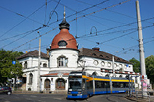 Felsenkeller mit Straßenbahn