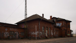 Das Empfangsgebäude (2011)