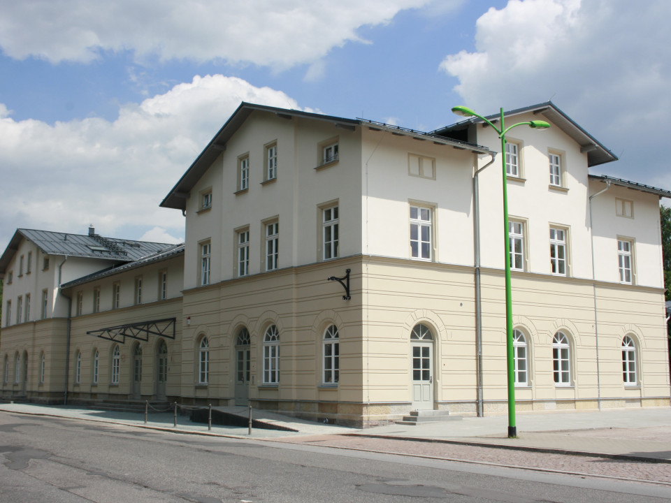 Bahnhofsgebäude Frankenberg nach der Sanierung