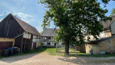 Idyllischer Dreiseithof zum Verkauf