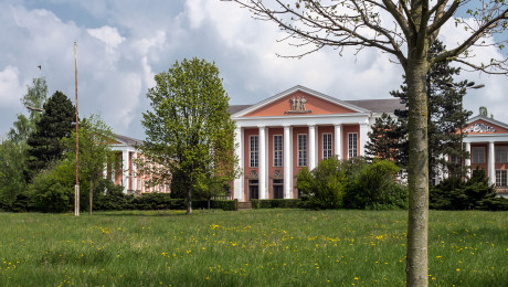 Frontansicht Kulturpalast des VEB Maxhütte Unterwellenborn, Stand: 2014