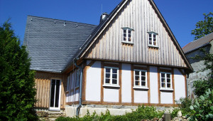 Straßenansicht nach Sanierung