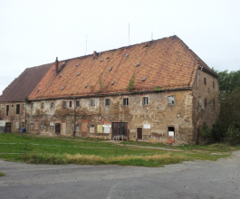 Hauptgebäude 2004